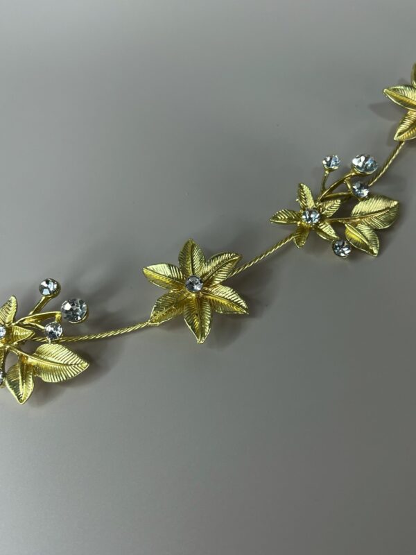 Tiara dorada cristal