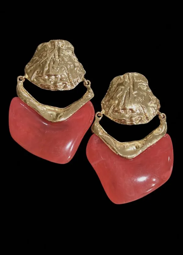 Pendientes dorados piedra coral